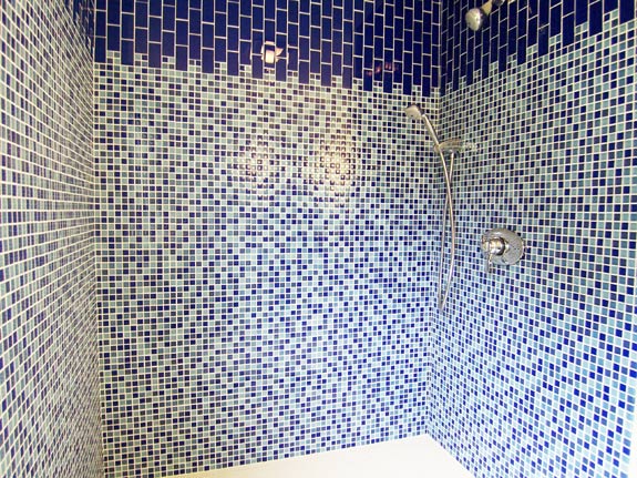 Awesome glass tile shower pattern