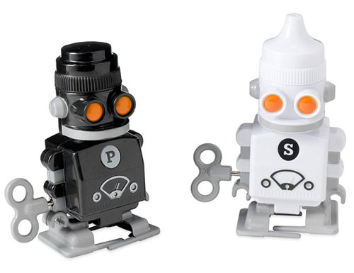 Robot Salt and Pepper Shakers Wind-up